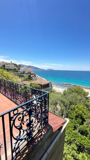 VILLA VALENTINE, vue panoramique sur la mer et les iles, Corniche Kennedy, Marseille